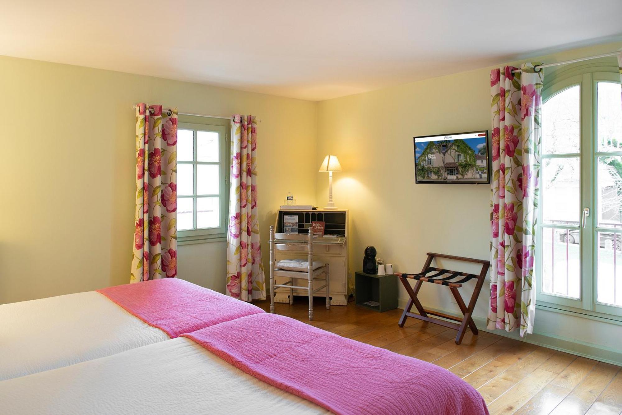 Logis Hotel Restaurant Relais De La Mothe Yzeures-sur-Creuse ภายนอก รูปภาพ