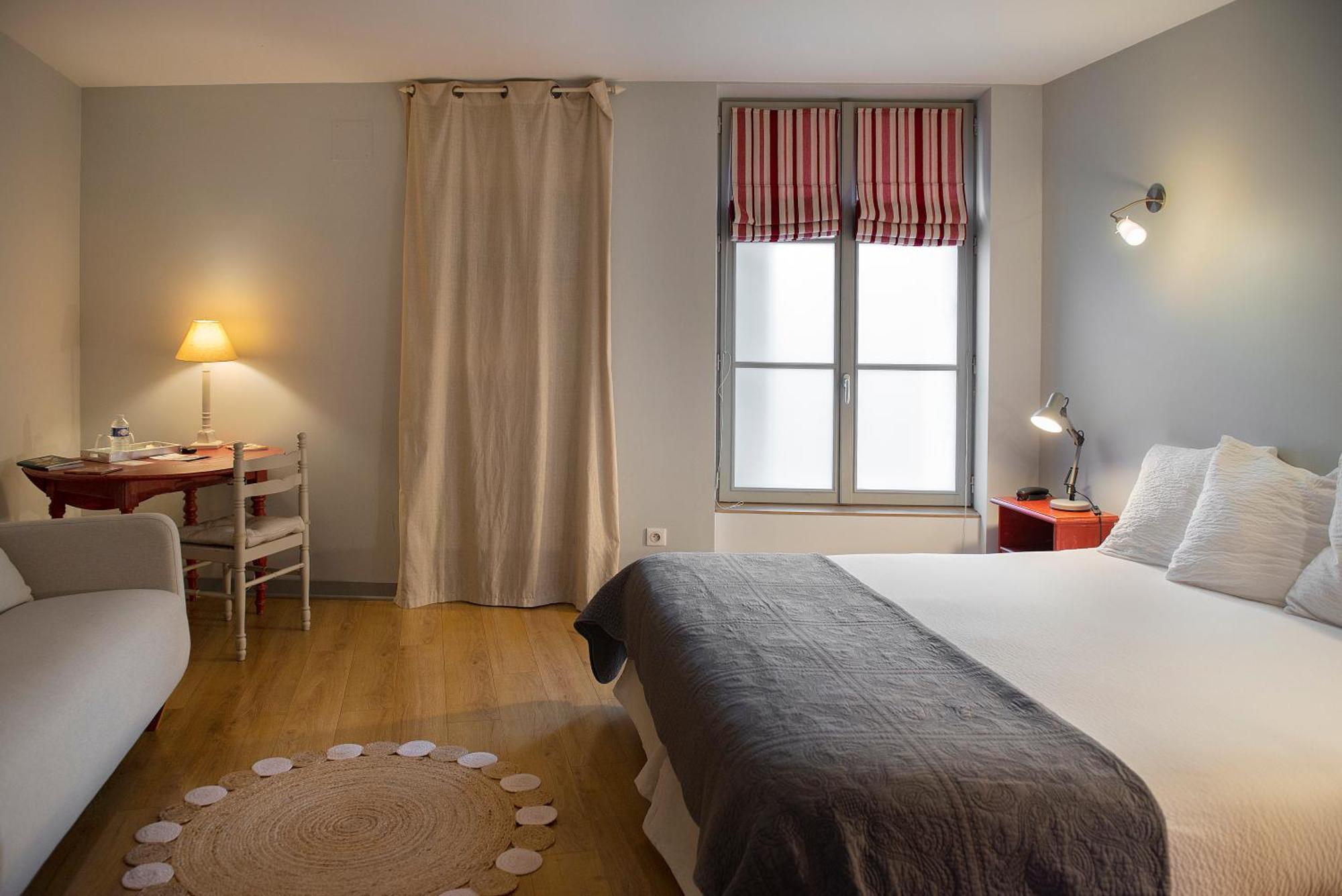 Logis Hotel Restaurant Relais De La Mothe Yzeures-sur-Creuse ภายนอก รูปภาพ