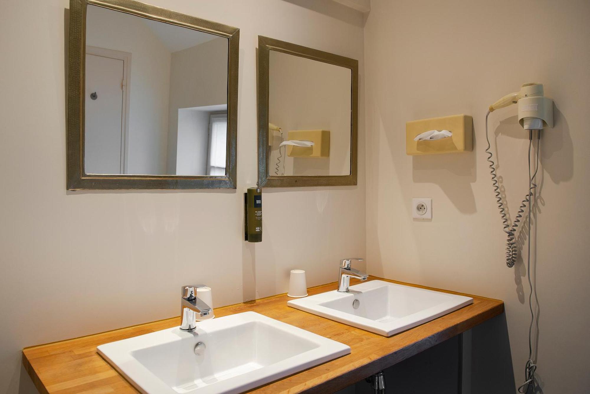 Logis Hotel Restaurant Relais De La Mothe Yzeures-sur-Creuse ภายนอก รูปภาพ